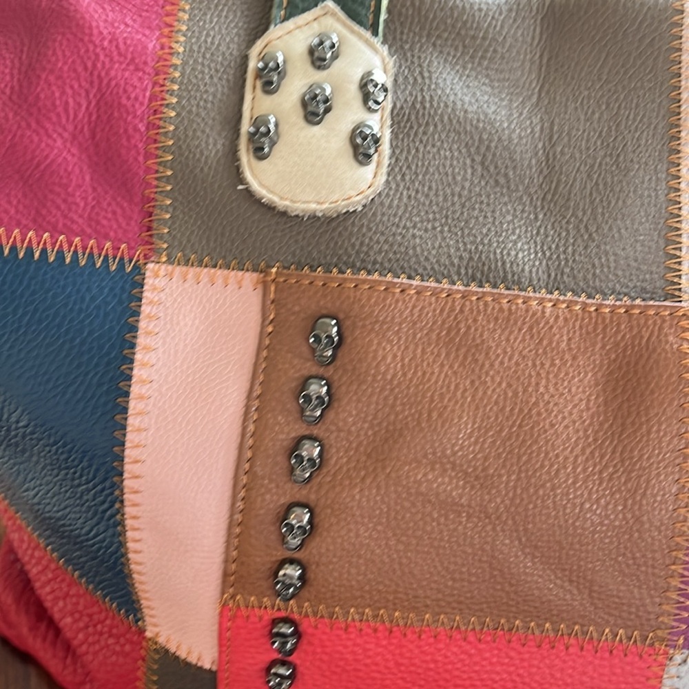 Amerileather Patchwork Leather bag. Skull accents. Shoulder/adjustable crossbody - Picture 2 of 11